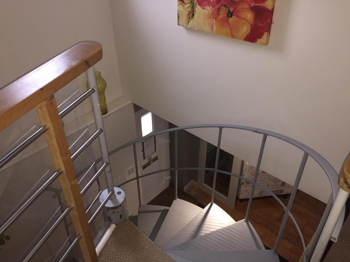 Large 2-Bed House Derbyshire Off Chatsworth Rd Chesterfield Esterno foto