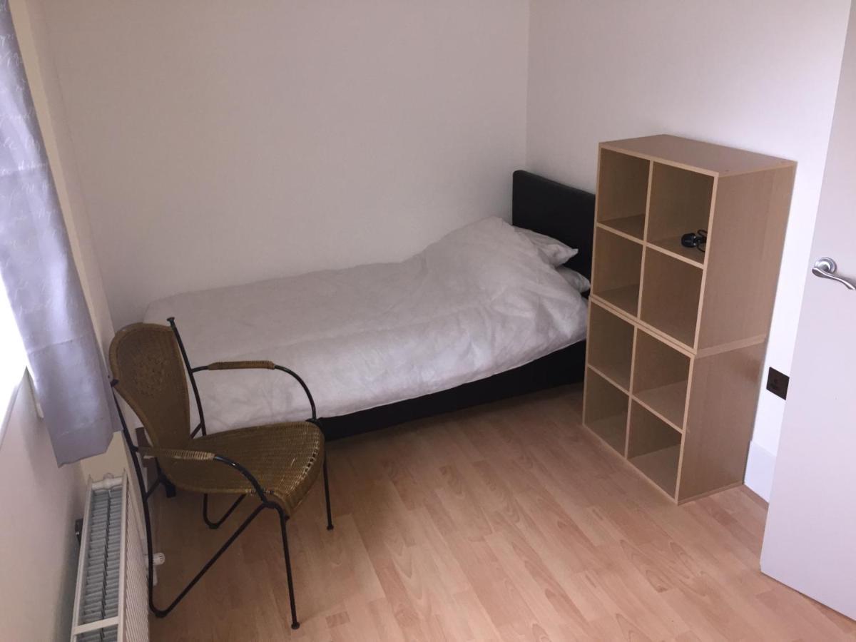 Large 2-Bed House Derbyshire Off Chatsworth Rd Chesterfield Esterno foto