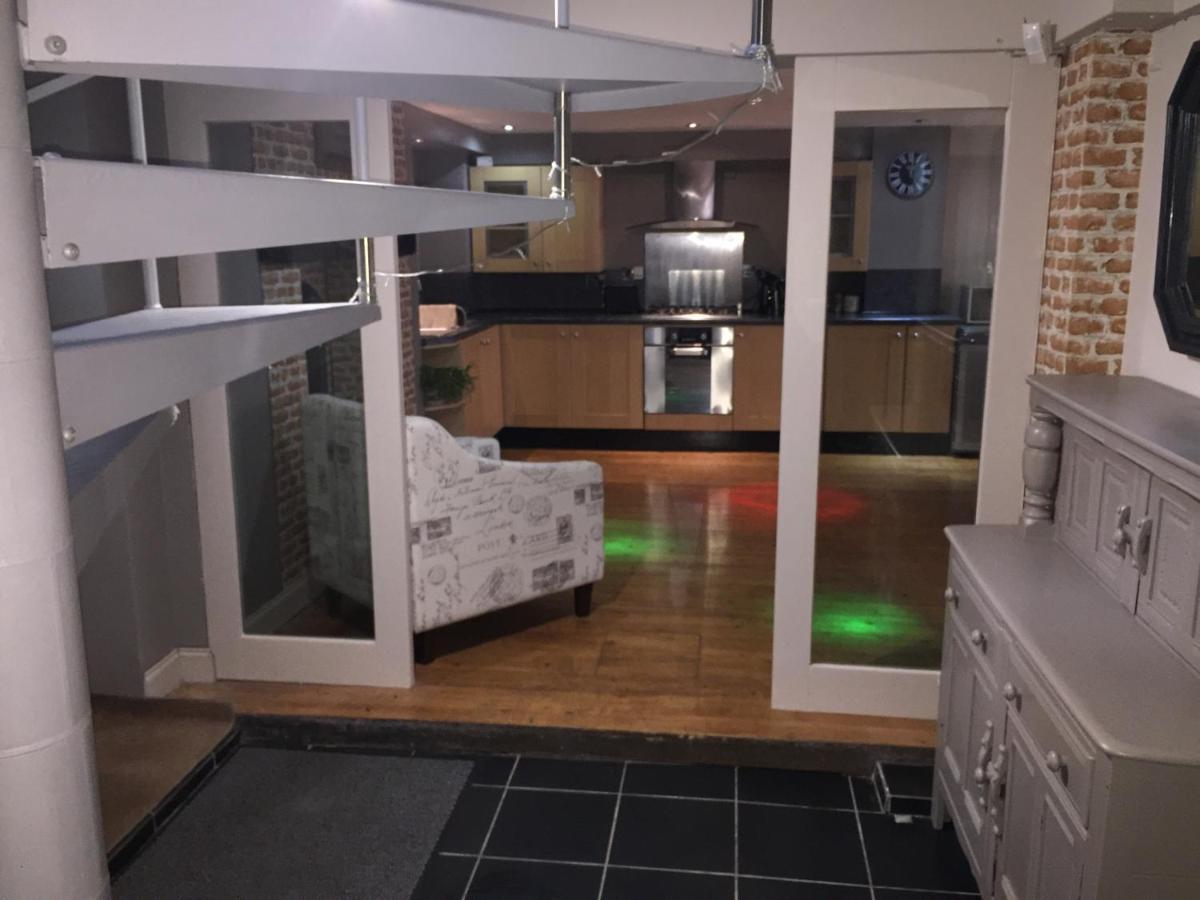 Large 2-Bed House Derbyshire Off Chatsworth Rd Chesterfield Esterno foto