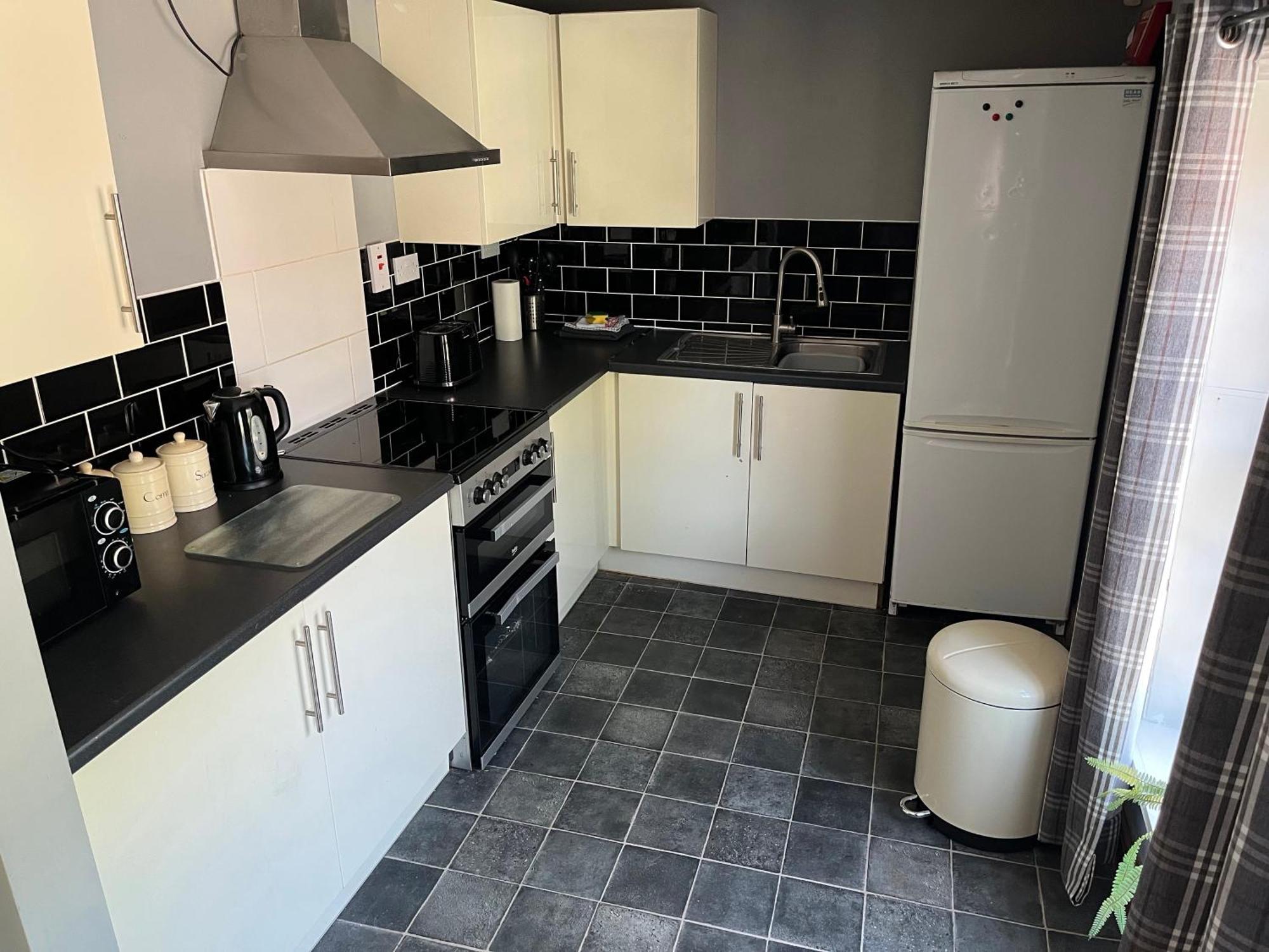 Large 2-Bed House Derbyshire Off Chatsworth Rd Chesterfield Esterno foto