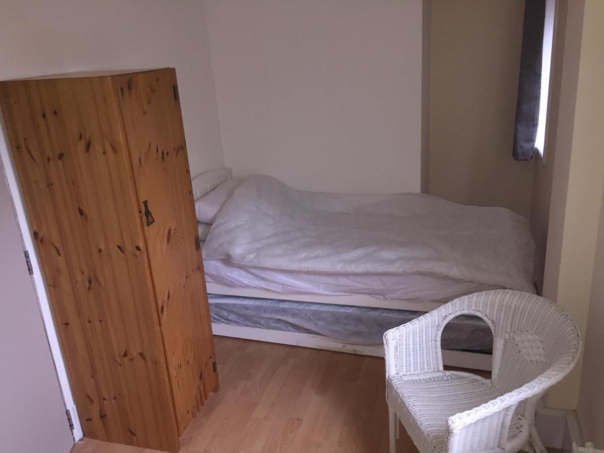 Large 2-Bed House Derbyshire Off Chatsworth Rd Chesterfield Esterno foto