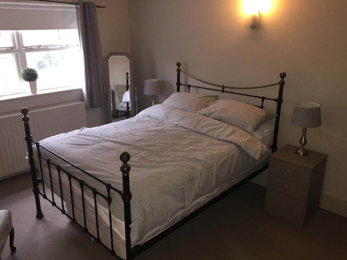 Large 2-Bed House Derbyshire Off Chatsworth Rd Chesterfield Esterno foto