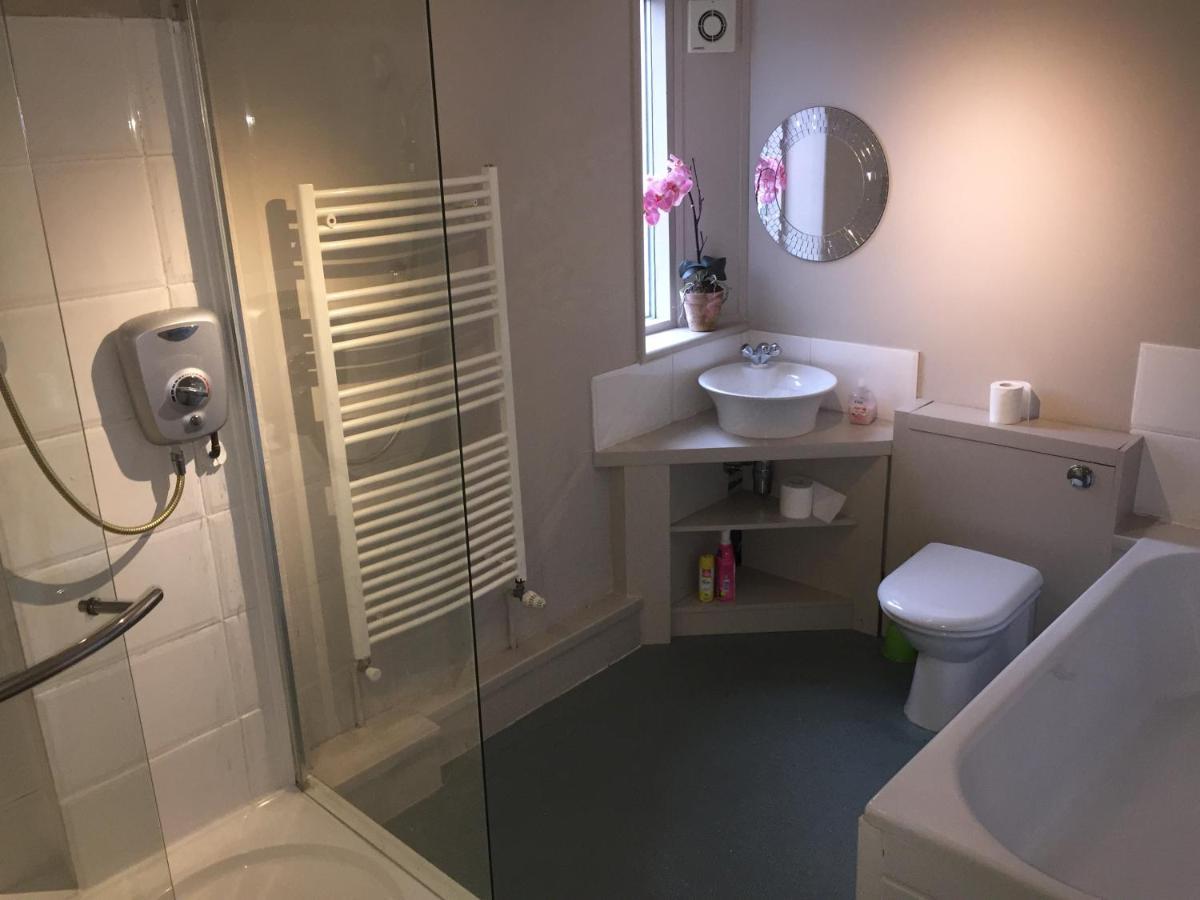 Large 2-Bed House Derbyshire Off Chatsworth Rd Chesterfield Esterno foto